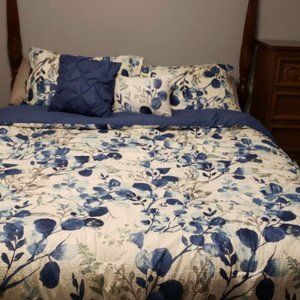 Queen Comforter Set